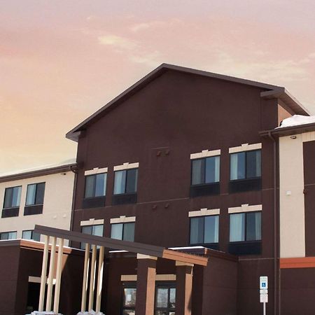 Grand Forks Lodge And Suites المظهر الخارجي الصورة