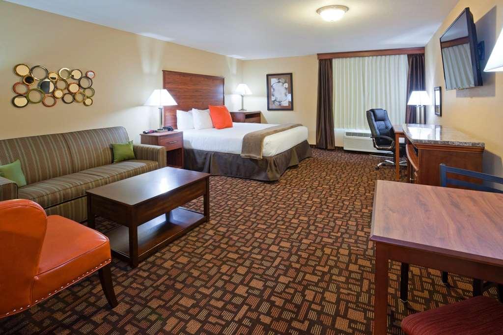 Grand Forks Lodge And Suites الغرفة الصورة