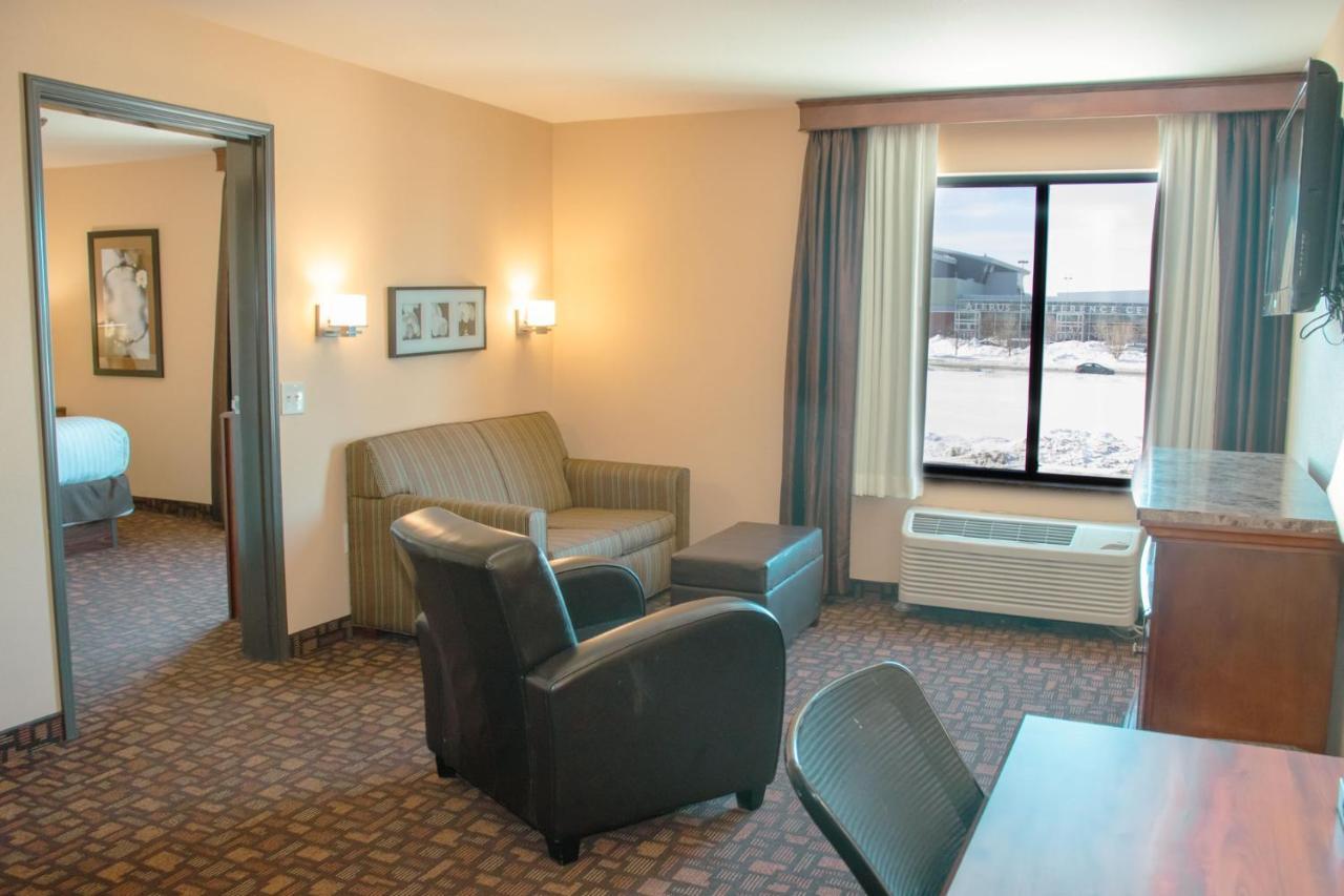 Grand Forks Lodge And Suites المظهر الخارجي الصورة
