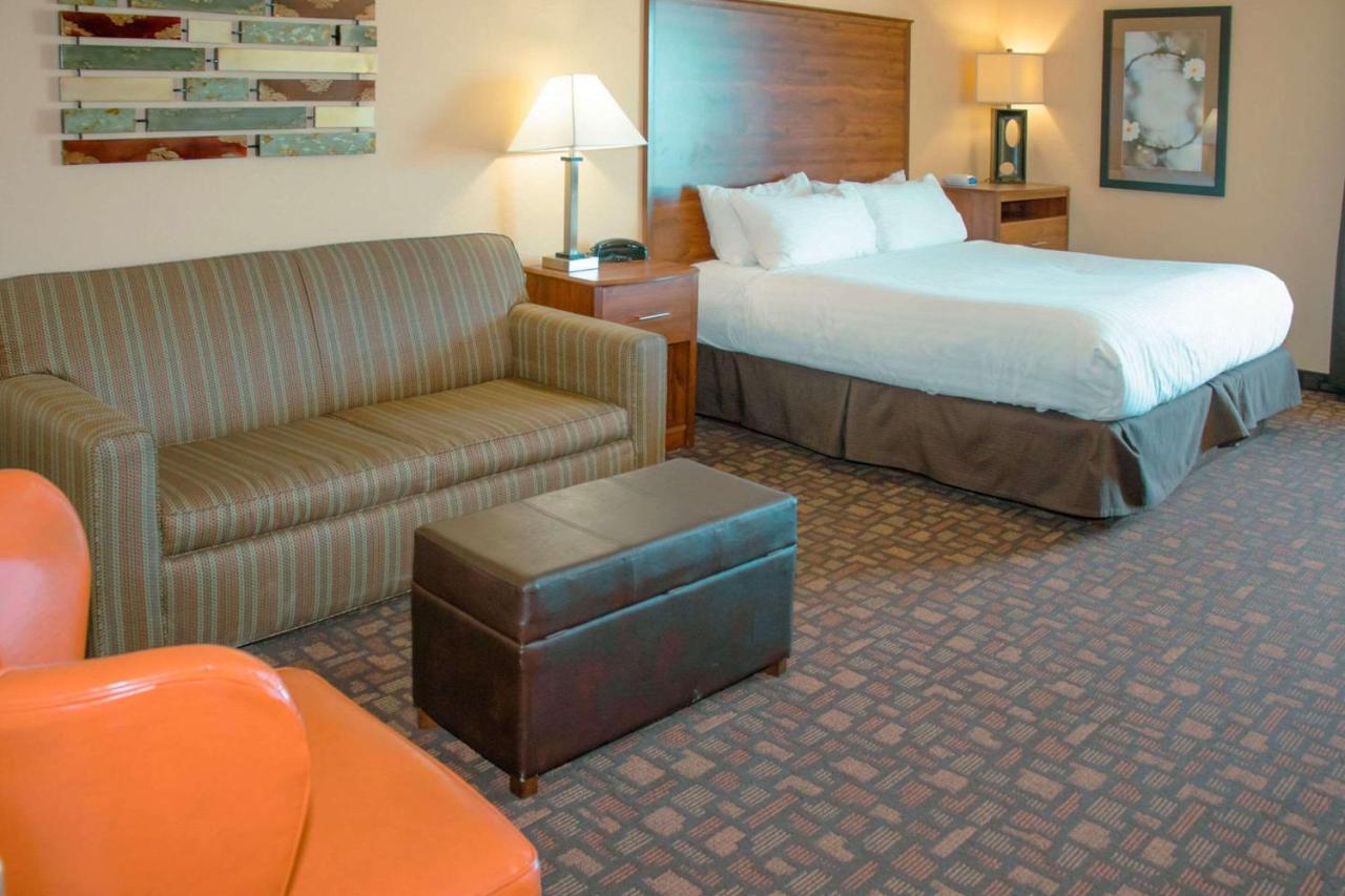 Grand Forks Lodge And Suites المظهر الخارجي الصورة