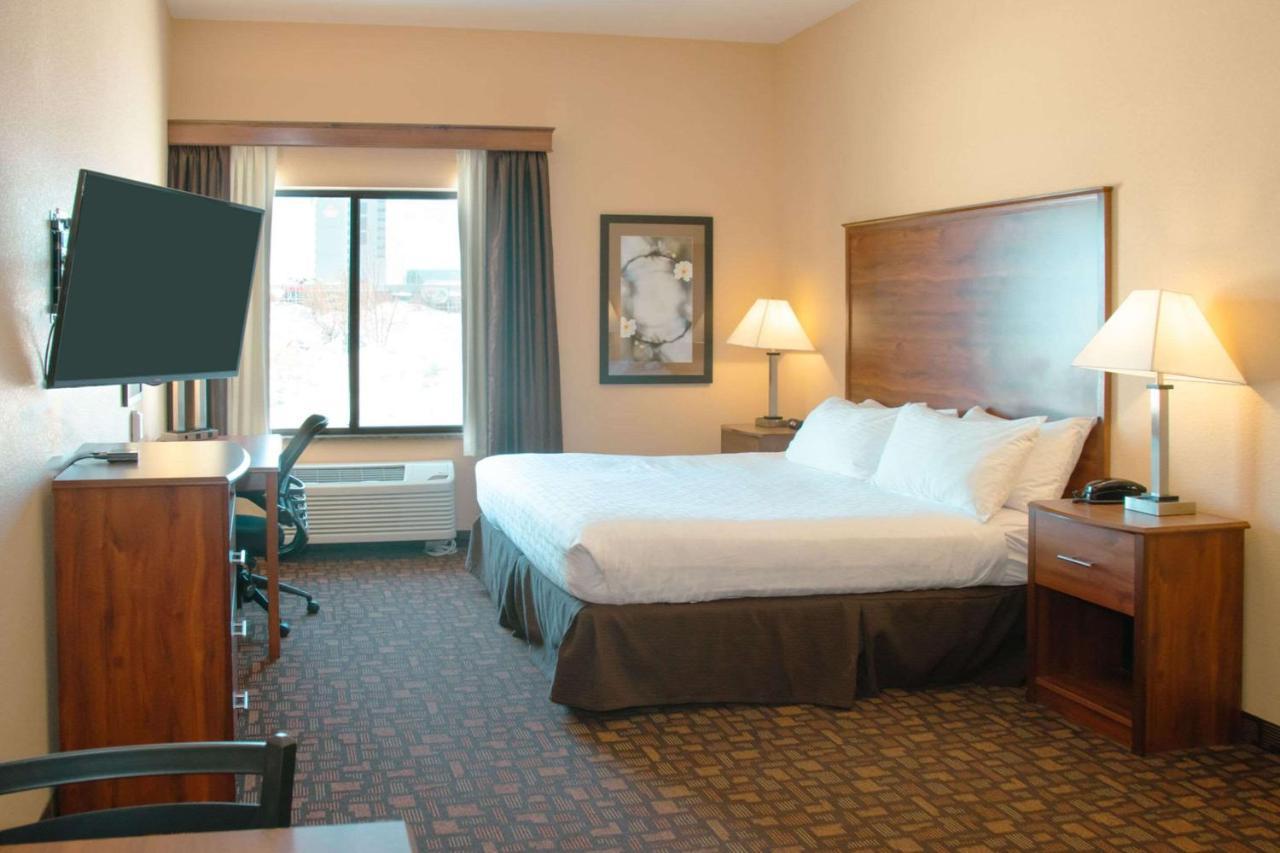 Grand Forks Lodge And Suites المظهر الخارجي الصورة
